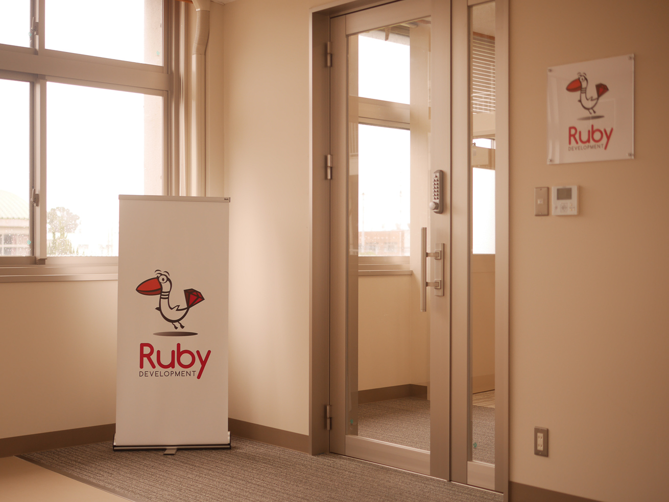 姫島ITアイランドセンターの内観