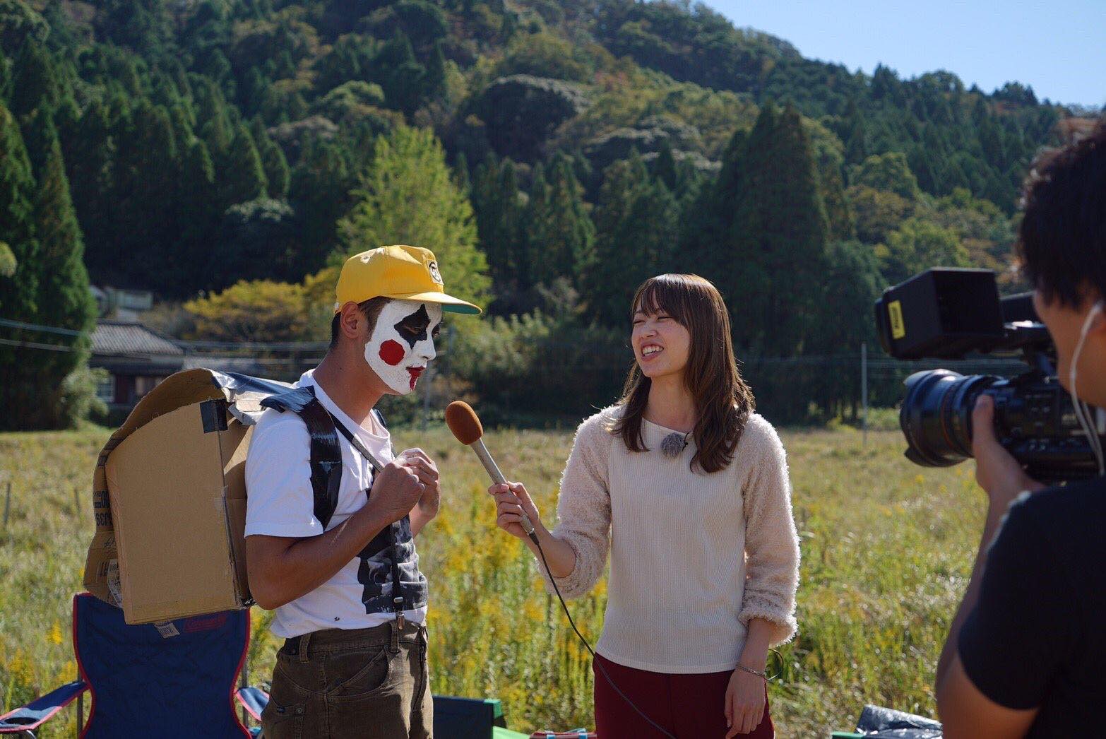自分で作った自転車で旅をして、気づけば流れ着いた佐伯。仲間と好きなことをして緩くホームを生きる佐伯暮らし。