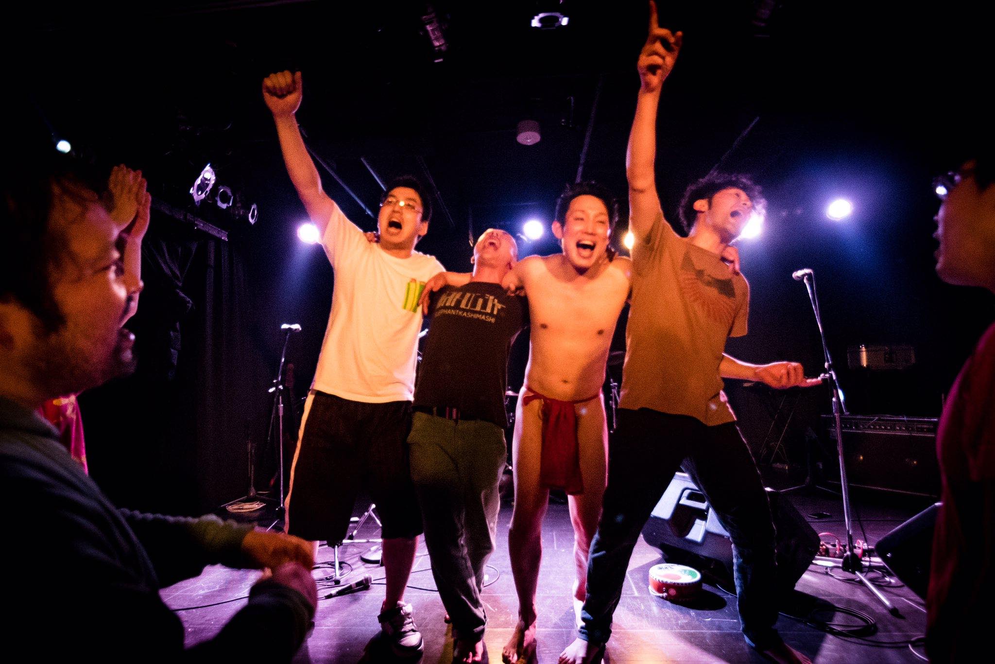 狂うほどに褒められる。魔界フェスは、佐伯へのアンオフィシャルな入り口。何もないから楽しくいたい。コンプレックスも障がいもみんなで垣根を越えられる優しいUターンロックンロールボーイ。