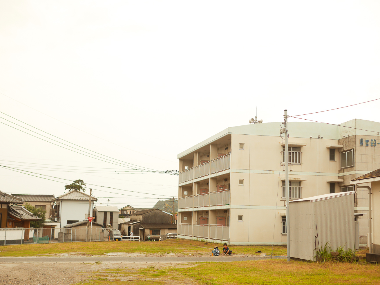 県営住宅の外観写真
