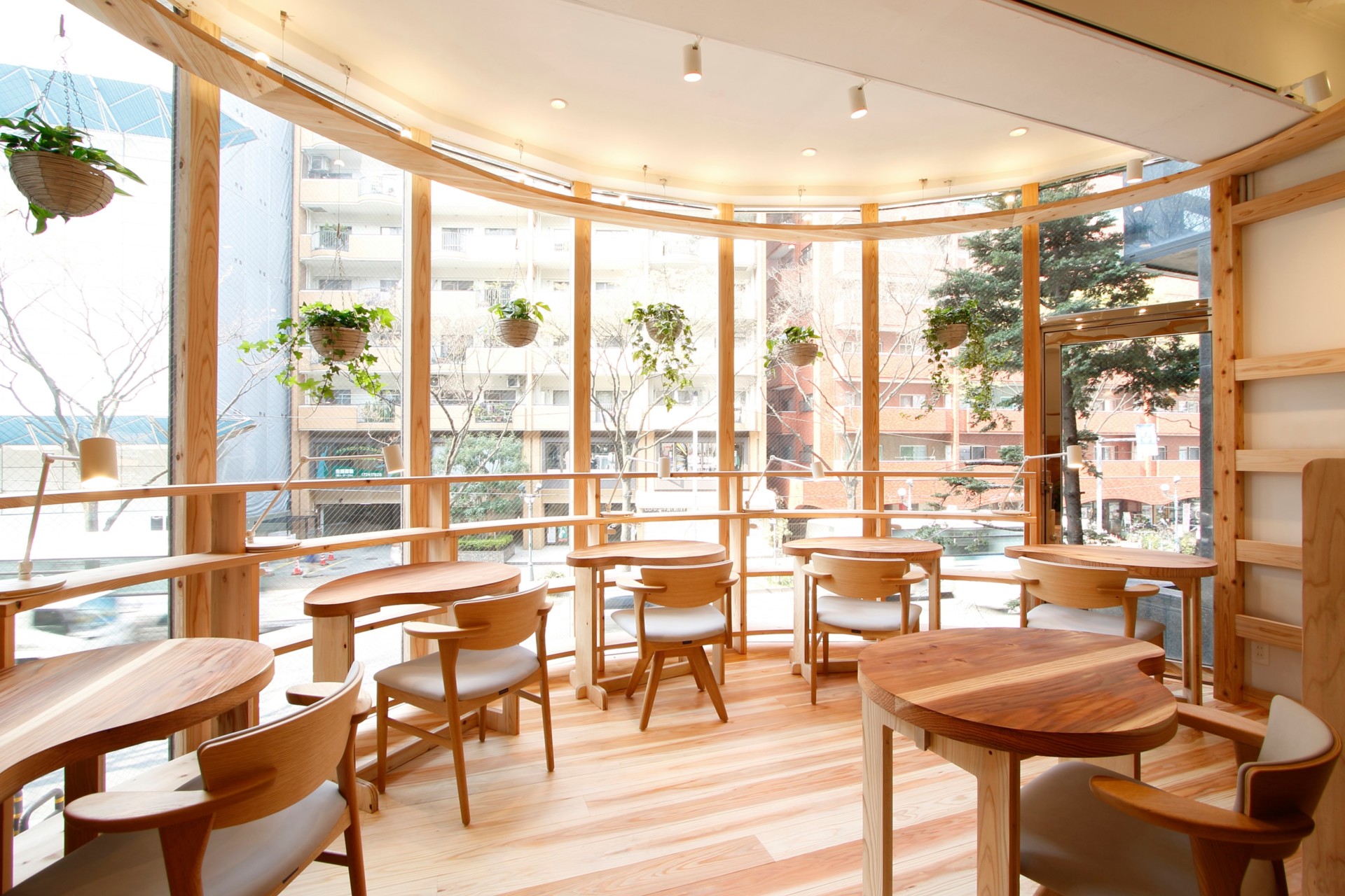 東京・アメリカ育ち。日田市中津江村を元気にしてくれるアクティブな田島山業のお嫁さん。