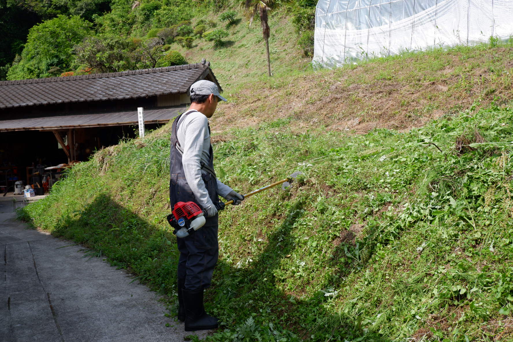 「自分でつくる」暮らしをしたいという想いから、積み重ねたキャリアを手放し、移住したのは故郷の竹田。半世紀を生きた男がDIYする次の暮らしとは。