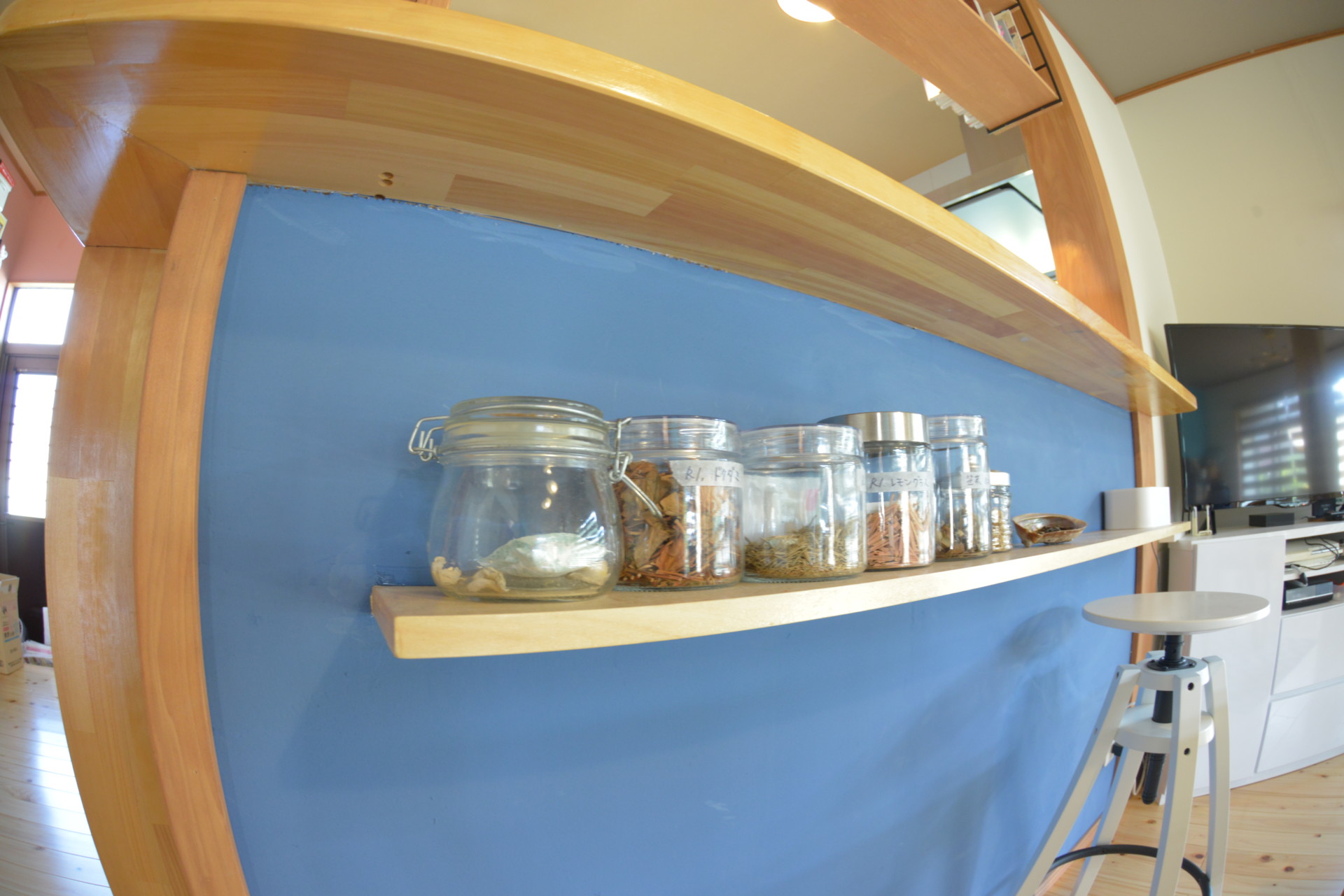 映画の美術スタッフとして全国を飛び回る多忙な生活から一転。たどり着いた豊後高田での田舎暮らし。