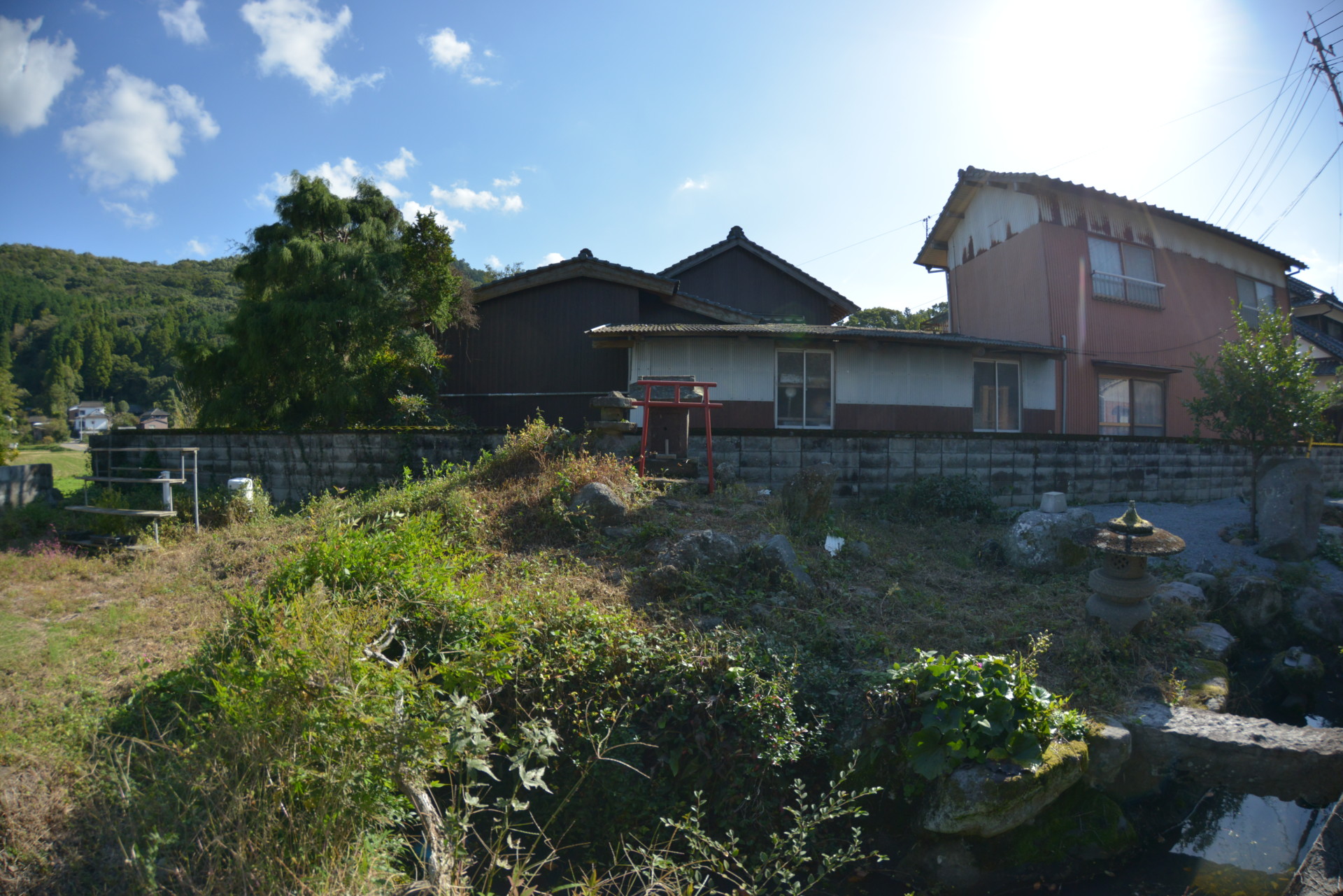 映画の美術スタッフとして全国を飛び回る多忙な生活から一転。たどり着いた豊後高田での田舎暮らし。