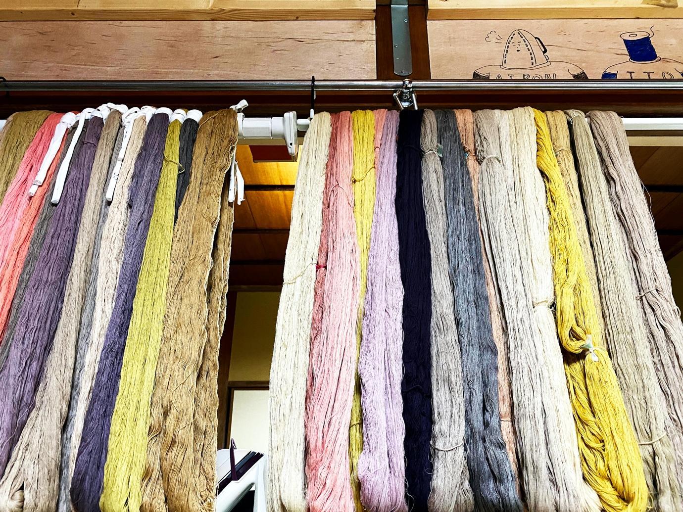 温泉染めの糸