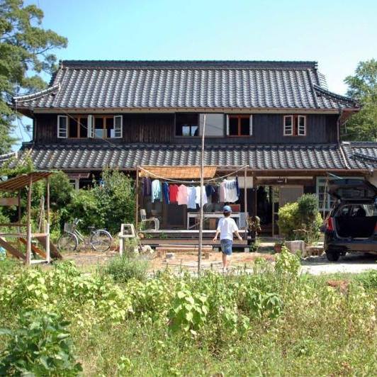 ノルブリンカ(宝の庭)での、のんびりした国見暮らし。