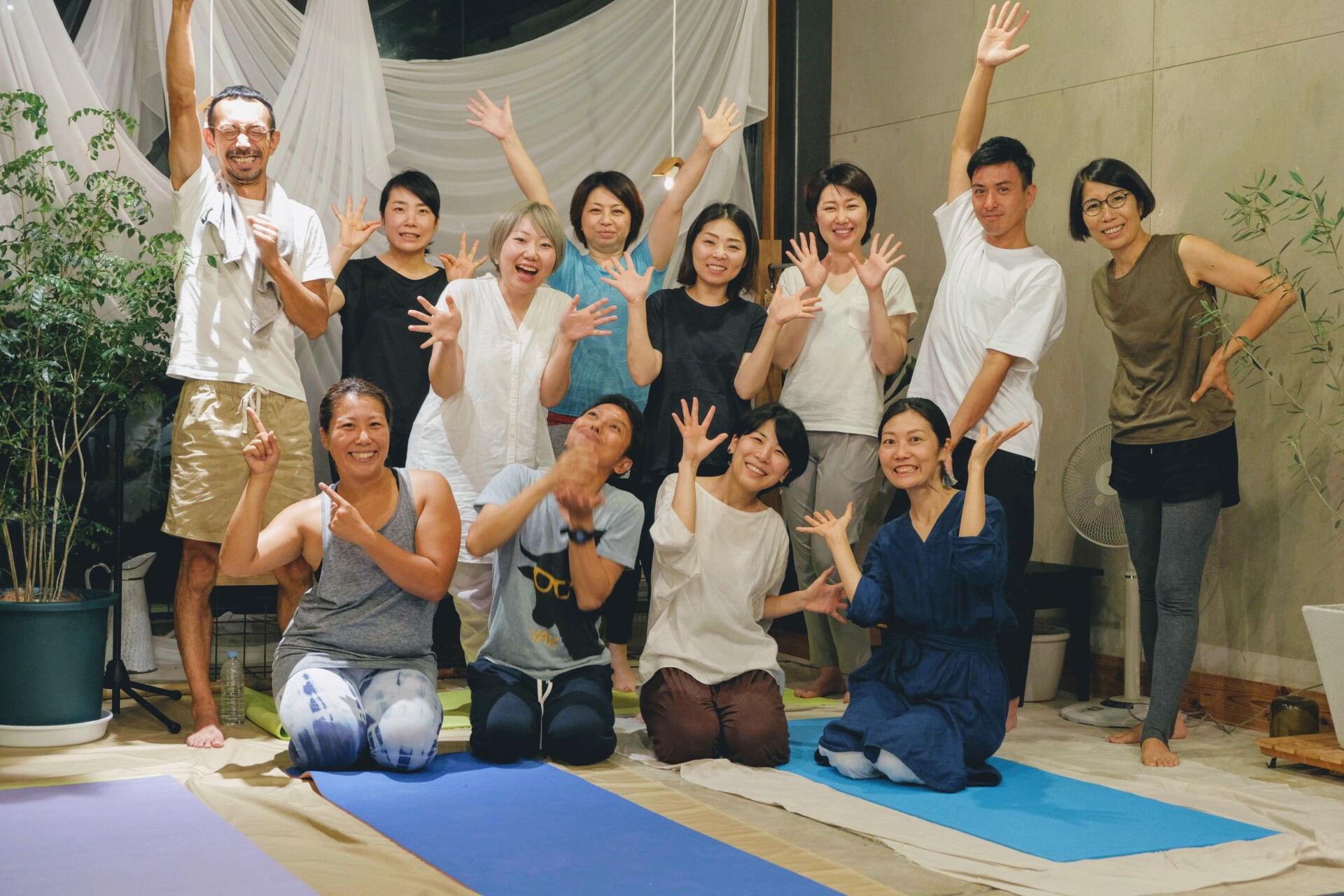 ヨガや瞑想、音楽を通して、夫婦でコミュニティを耕す暮らし。