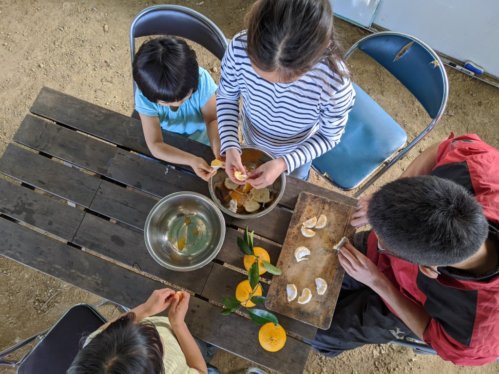 一緒に楽しもう!自身の経験を生かして作った自給自足のフリースクール「みんなの学校」