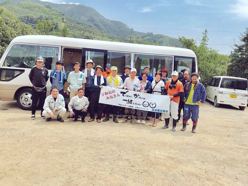 転校後に故郷となった町を喫茶店とバーでつなぎ直す