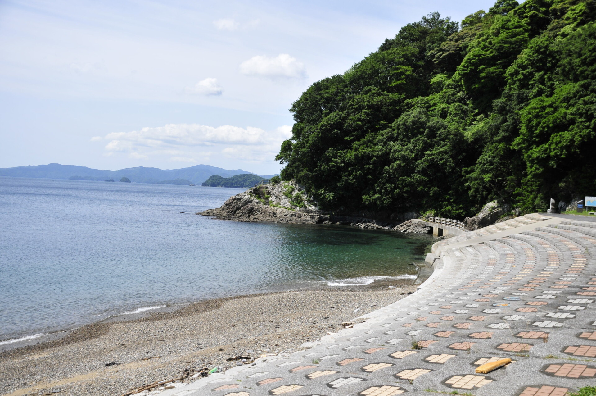 地元の高校生達の笑顔をきっかけにUターン。綺麗な海岸にキャンプ場を開業。