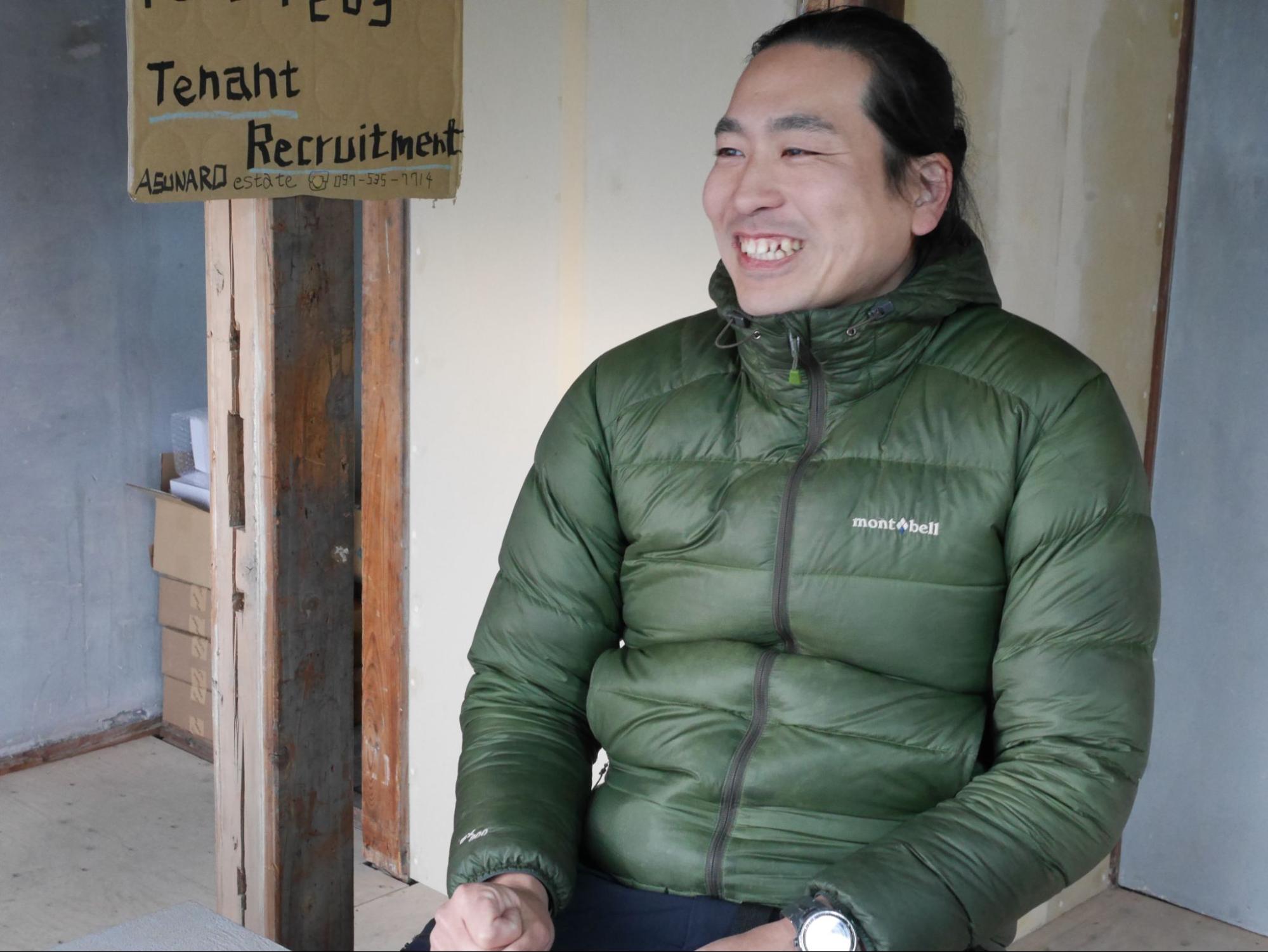 インタビューに答える池上さん